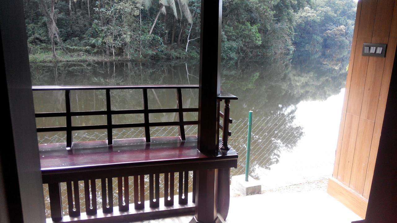 7Th Heaven Resorts Kochi Rum bild
