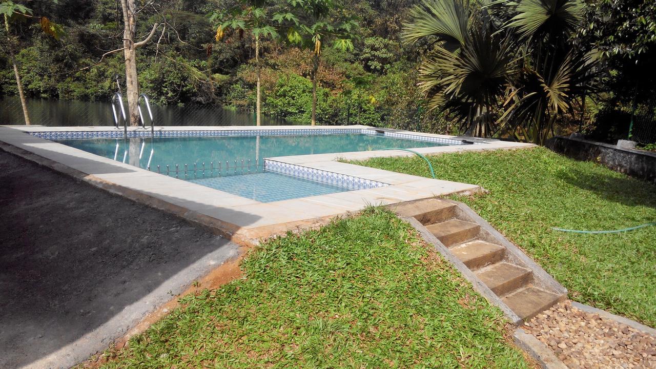 7Th Heaven Resorts Kochi Exteriör bild